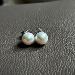 Fresh water pearl earrings