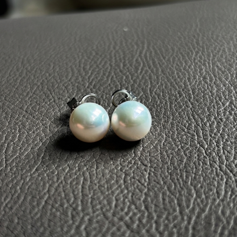 Fresh water pearl earrings