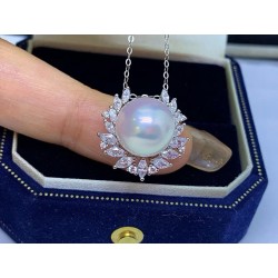 Fresh water pearl necklace