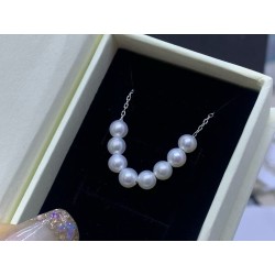 Fresh water pearl necklace