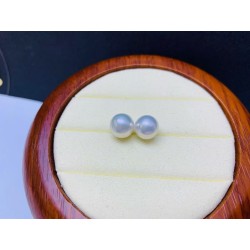 Fresh water pearl earrings