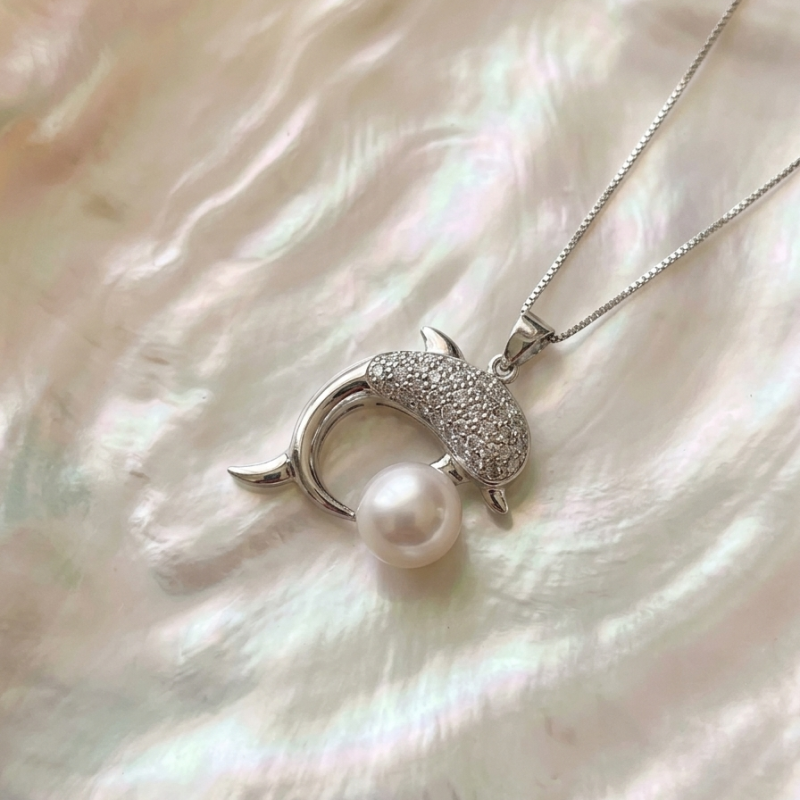 Fresh water pearl necklace