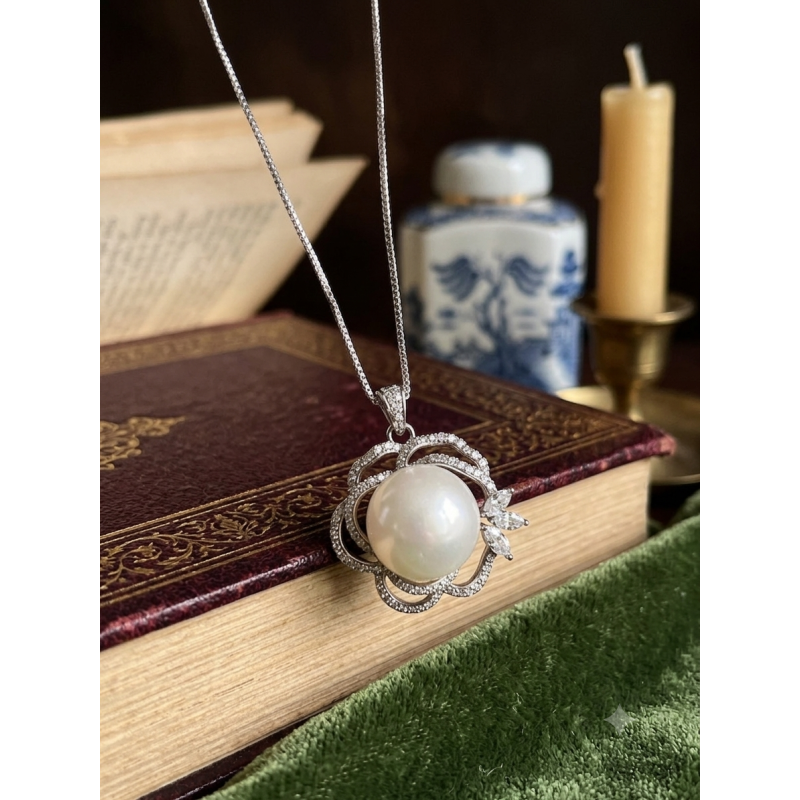 Fresh water pearl necklace