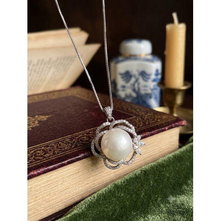 Fresh water pearl necklace