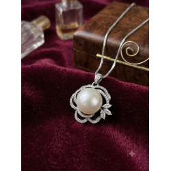 Fresh water pearl necklace